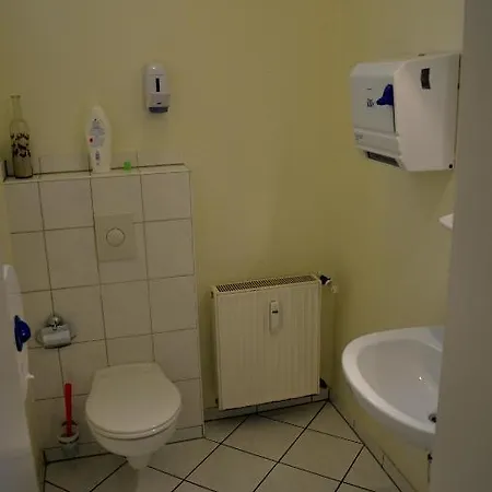 Backpackers - Self Check-in Hostel