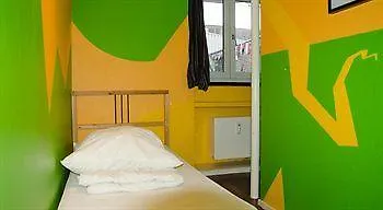 Backpackers - Self Check-in * Düsseldorf