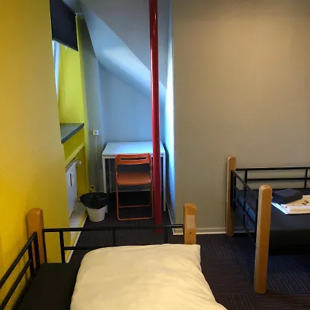 Hostel Backpackers - Self Check-in