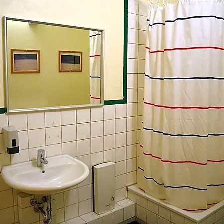 Backpackers - Self Check-in * Düsseldorf