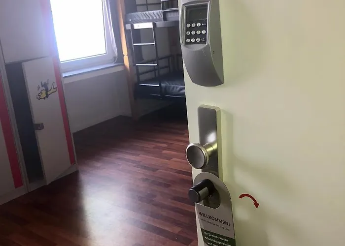 Backpackers - Self Check-in *