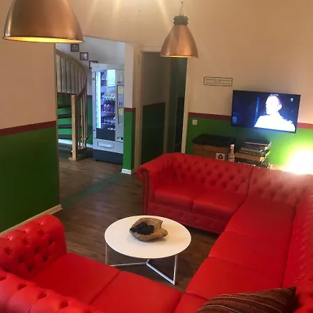 Backpackers - Self Check-in * Düsseldorf