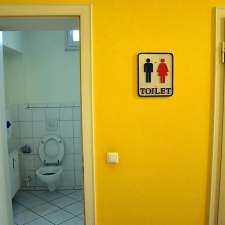 Backpackers - Self Check-in * Düsseldorf