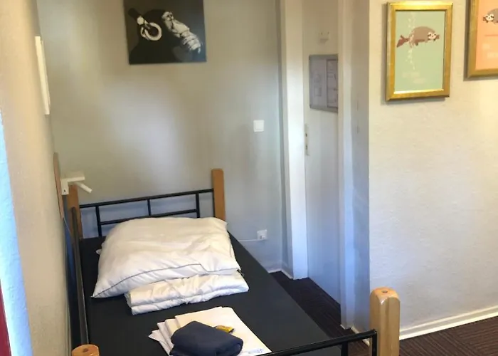 Hostel Backpackers - Self Check-in