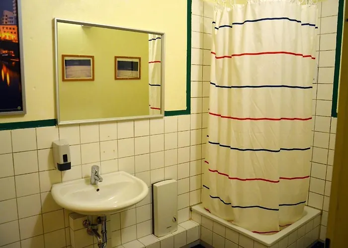 Hostel Backpackers - Self Check-in